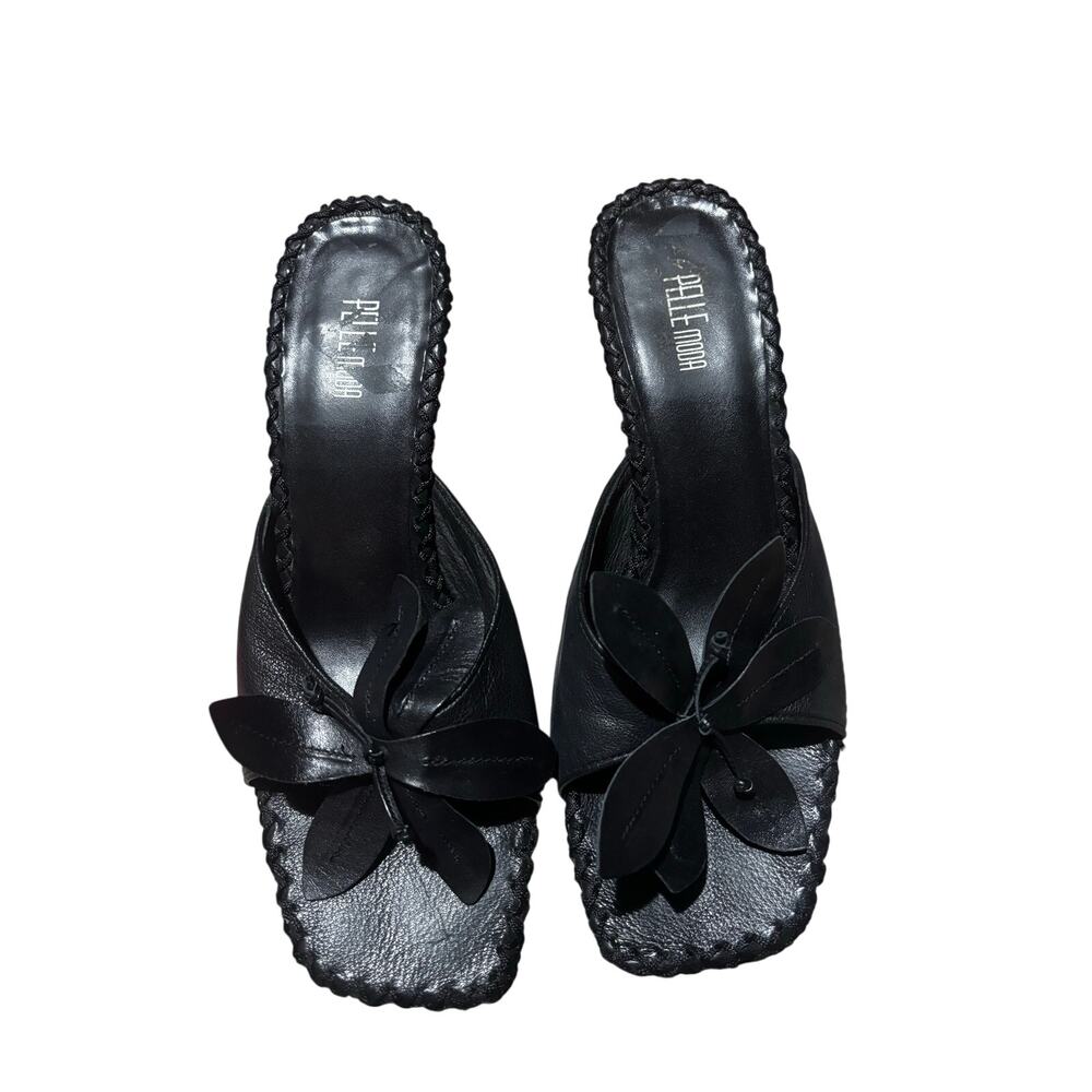 Pelle Moda 7.5 black leather wedge mule slip on w/3D toe flower leather sole euc